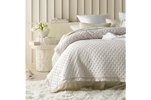 ROOM99 Molly Elegante Colcha en Beige 220 x 240 cm Manta versátil como Colcha para Cama o Sofá, Ideal como Colcha para Cama y Sofá