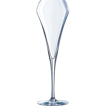 Due Bicchieri Di Champagne Dorati Con Schizzi A Forma Di Cuore E Testo Congratulazione E Segno Image102993717