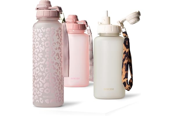 MAMEIDO Vattenflaska med sugrör 1,5 l (Wild Candy) | läcksäker, BPA-fri med 2-i-1-sportlock, sugrör & bärrem, dricksflaska me