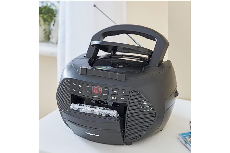 Groov-e Traditional Boombox Speaker, Portable CD & Cassette Player with FM Radio , Traditional Black