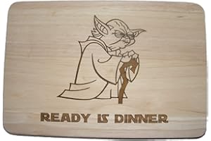 Fastcraft Planche à découper en bois Motif Yoda Star Wars Avec texte en anglais "Ready is dinner'’ Idée de cadeau Planche à fromage Gravure