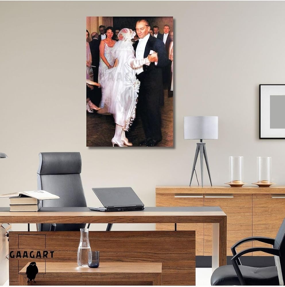 Gaagart Tekli Dikey Kanvas Duvar Tablosu Atatürk Dans Ederken, 50 X 70