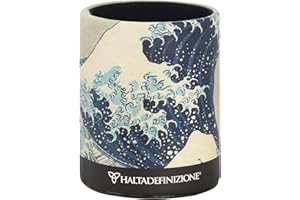 FRANCO COSIMO PANINI Halta Definizione - Portapenne da Scrivania, con Esterno in Cartoncino Rigido Stampato con un'Opera d'Arte di Kanagawa e Base Antiscivolo, F.to cm 19,5 Altezza x 7 Diametro, Onda