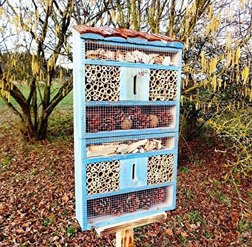 Süßes insektenhotel MIT STÄNDER, mit Naturdach, FDV-HOST-MS groß 130.5 cm Holz blau marineblau hell Vogelhaus Nisthaus als Ergänzung zum Meisen nistkästen Meisenkasten oder zum Vogelhaus Vogelfutterhaus Futterstation für Vögel Insektenhäuschen – insektenhotels - 4