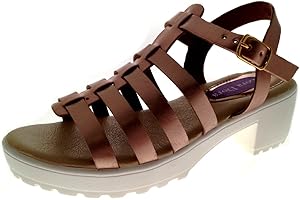 Lora Dora , a Bride Fille