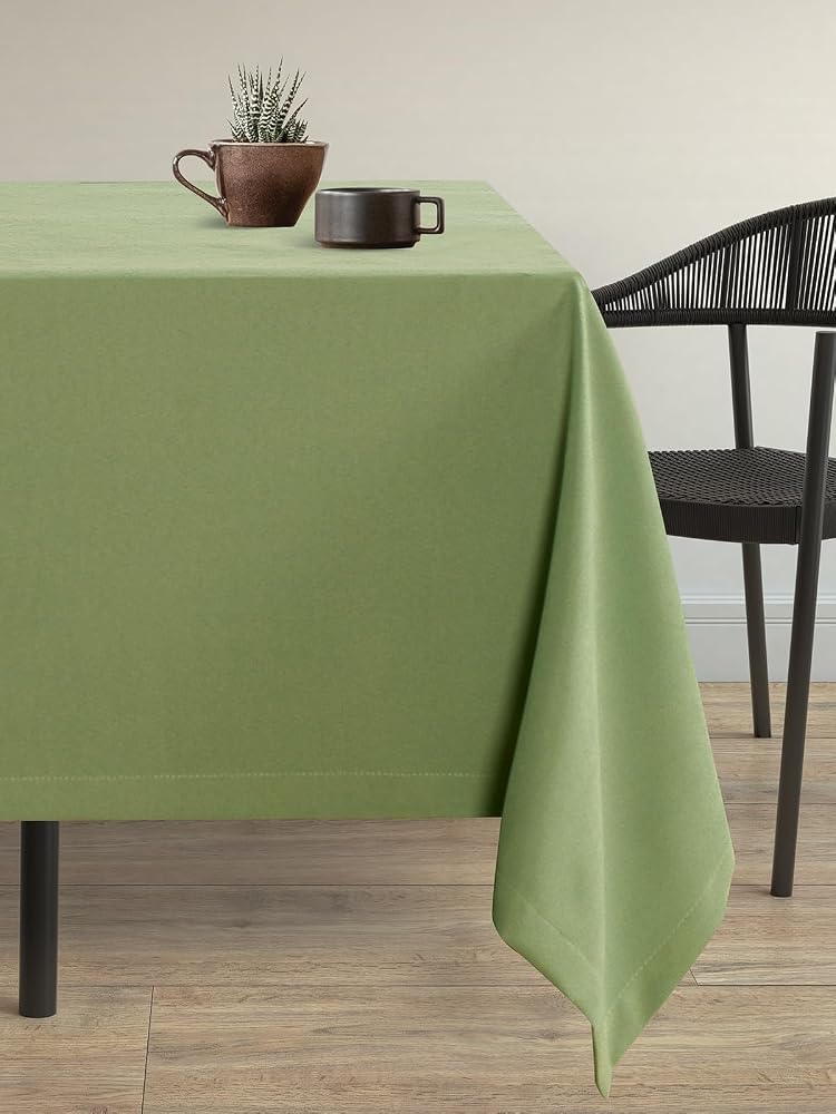 Demor Home Kadife Dokulu Tatlı Yeşil Dertsiz Masa Örtüsü, 130x130 cm,%100 Polyester
