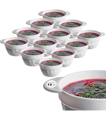 Oude Porseleinen Soep - Kom Met Een Lepel Stock Foto - Image of