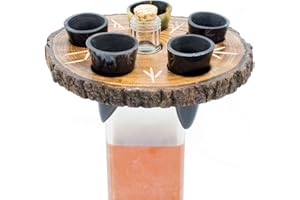 Norse Tradesman Set di Bicchieri da Shot con Corno per Bere (5) con Espositore in Legno Rustico (Live Edge) | Inciso con Rune Norrene | Confezionato in un Sacco Regalo di Juta