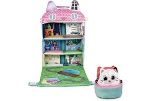Famosa Softies, Plush Dollhouse, Casa de Peluche de Gabby, Incluye un Mini Peluche de Pandy Paw y un Ascensor que recorre la Casa Mágica, Material Suave, Fácil de Transportar, Famosa (760023260)