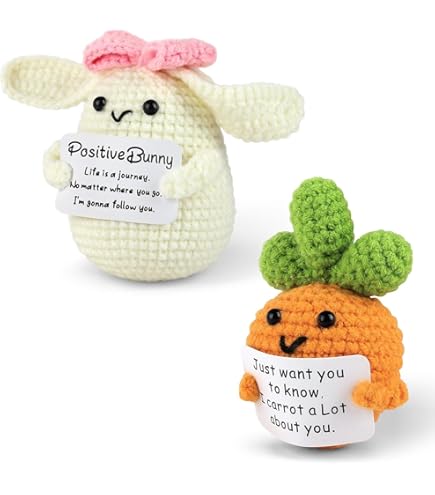 Emotionele Tienerkinderen Krijgen Cadeau Op Verjaardag. Een Leuk Meisje Met Cadeaudozen Die Gelukkig Nieuwjaar Vieren Grappig Om 262758438