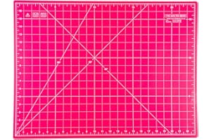 The Quilted Bear Tapis de coupe A2 - Tapis de couture et de quilting de qualité supérieure à cinq couches, autoguérissant, 18" x 24" (A2) avec marquage des angles à 60 et 45 degrés (Rose)