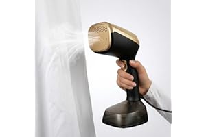 FAUG Plancha vertical 1500W. Gana un 50% de eficiencia gracias a la nueva función de succión. Flujo de vapor de 15 a 21 g/min y suela de teflón para prendas sin arrugas.