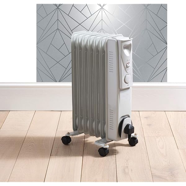 Fine Elements Lightweight and Portable Oil Radiator With Roller Wheels and  7 Fins : Amazon.co.uk