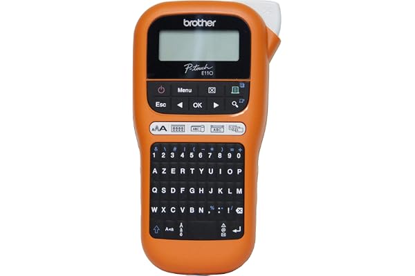 Brother PT-E110VP | Professionell industriell märkningsmaskin | levereras med 1 Tze-FX221-band svart/vit 9 mm + 1 transportvä