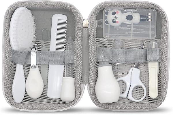 11pcs Trousse de Soin Bébé Accessoire de Soins De Bébé-Portable-Peigne,Pince à Ongles ect,Pour La Maternelle,Les Nouveau-Nés,Les filles,Garçon(Blanc)