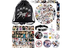 SOSAYI Stray Coffret cadeau pour STAY, Stray Merch avec 1 sac de gym SKZ, 1 Porte Clef, 1 anneau pour téléphone portable, 1 cordon, 1 bracelet, 1 collier, 4 broches, 50 autocollants, 55 photocard