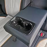 BYD SEAL U DM-İ/EV Abs Karbon Fiber G&ouml;r&uuml;n&uuml;m Arka Kol Dayama Bardaklık Trim