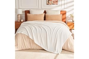 EMME Miękki puszysty koc 130 x 150 cm – kremowy, ciepły i lekki koc na kanapę, sofę, fotel, łóżko, do campingu, na piknik i w podróż