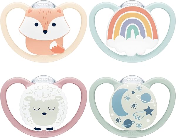NUK Space Day & Night Babyschnuller | 0-6 Monate | Im Dunkeln leuchtende Schnuller mit zusätzlichen Öffnungen für sensible Haut | BPA-freies Silikon | Fuchs & Schaf | 4 Stück - 1