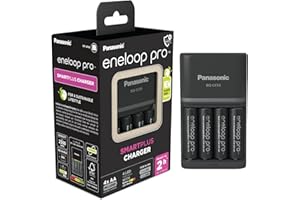 Panasonic eneloop Caricabatterie SmartPlus per 1-4 batterie AA/AAA Ni-MH, con 4 indicatori LED e 10 funzioni di sicurezza, tra cui 4 batterie eneloop AA/Mignon, min. 2500 mAh (spina britannica)