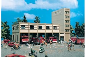 Vollmer - Miniature Fire Station - Bâtiment - HO - Réaliste - 320 x 150 x 240 cm - Pour les passionnés de trains miniatures et de maquettes - Tout Âge - Audience Générale - Unisex