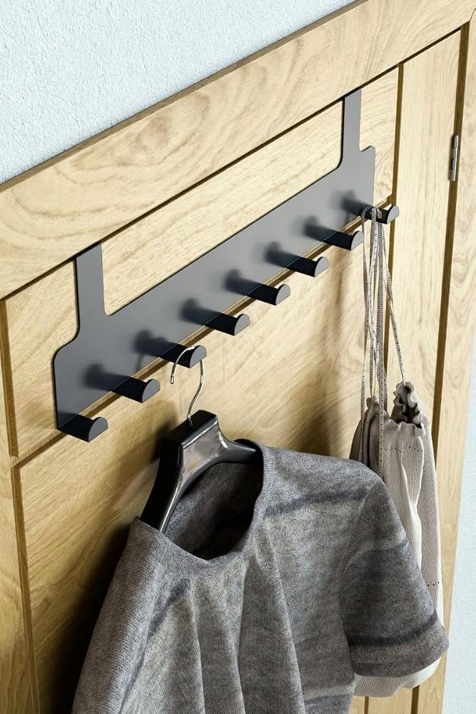 Orret Home Metal Mat Siyah Kapı Arkası Askılık – 8 Kancalı Amerikan Tipi Organizer Askı, Banyo ve Oda Kapıları İçin Pratik Askılık, Delmeden Montajlı Kapı Arkası Askı (Siyah)