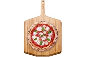 Pelle à pizza en bambou 35,6cm Ooni. À la fois pelle a pizza et planche à découper, elle est idéale pour votre four a pizza!