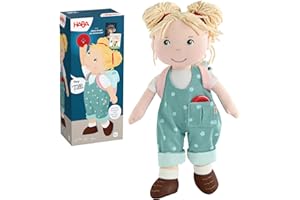 HABA Carmushka Puppe Tilli – 30 cm Stoffpuppe für Kleinkinder – weich, waschbar & leicht anziehbar – ab 18 Monaten – bekannt aus „Mein Knopf, EIN Universum“ – 2013203001