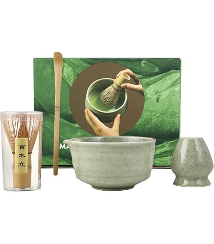 WDKXCN Matcha Kit, Lot De 4 Kit Matcha Complet, Comprend Un Bol à Matcha Avec Bec, Un Support Pour Fouet à Matcha, Un Bol à Matcha Élégant, Coffret