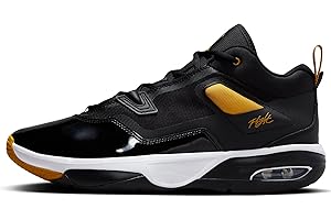 NIKE Men's Quest 5 Sneaker