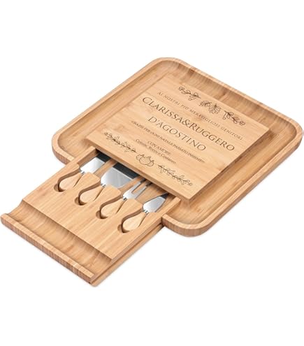 Set Tagliere Formaggio Maverton - 3 Coltelli + Forchetta In Legno Con Incisione Personalizzabile, Ø25cm - Foto 4