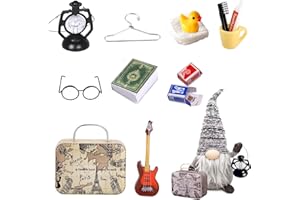 AKSXU Wichtel Zubehör Set, 12Pcs Miniatur Wichtel Zubehör Weihnachten Deko für Wichteltür und 1/12 Puppenhaus,DIY Wichtel Reise Zubehör mit Zahnbrüste Zahnpasta Bücher Brillen Koffer