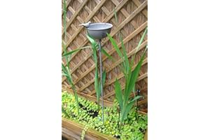 DEKO-IMPRESION Vogeltränke auf Stab, Futterstelle, Gartenstab, Gartenstecker, Eisen