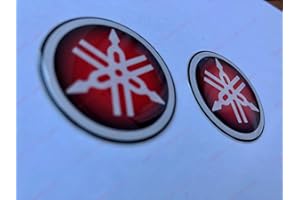 ADESIVI COMPULSIVI Stemma Logo YAMAHA Decal, COPPIA Adesivi Resinati, EFFETTO 3D. Per SERBATOIO o CASCO. Colore: Nero - Rosso.
