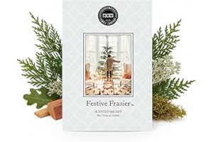 ‎BRIDGEWATER CANDLE Duftsäckchen „Festive Frasier“ – frischer Tannenduft mit Zedernholz & Moschus – langanhaltender Raumduft 17×11,5×1 cm, 30 g – ideales Mitbringsel für Weihnachten, Advent & Wichteln
