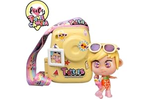 Trotties - Mini Travel Camera - Lucy, bolsito con Forma de cámara con Mini muñeca Lucy para niños y niños +3 años Famosa (TFT21100)