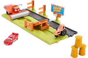 Mattel Disney och Pixar Cars Frank flykt- och stuntbana | Innehåller 3 leksaksfordon: Flash McQueen, Frank skördetröska/ramp