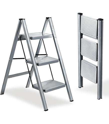 BAOYOUNI Ladder 3 Treden Trapladder Inklapbaar Aluminium Vouwladder Lichtgewicht en Antislip Huishoudtrap Belastbaar tot 150 kg, voor Keuken, Bijkeuken, Garage, Kantoor, Wit