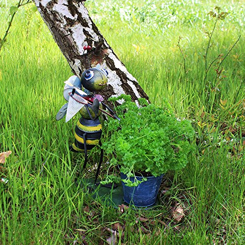 COM-FOUR® Dekofigur „Biene mit Kescher“, Gartenfigur aus bunt lackiertem Metall und Pflanztopf im Bienen-Design, ca. 41x34x21cm - 3