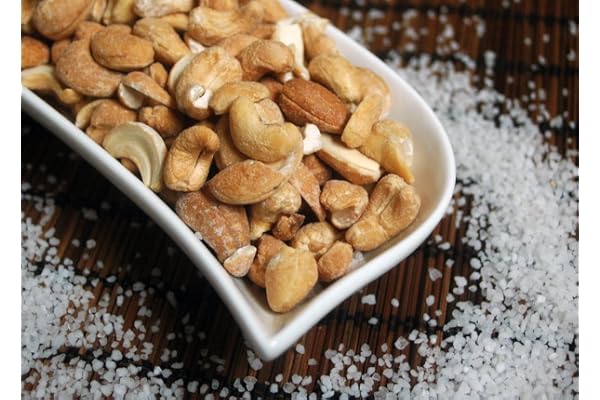 Naturix24 – Cashewnötter, cashewkärnor rostade och saltade – 500 g påse
