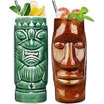 Tiki-Becher: Originelle Trinkgefäße für exotische Cocktails