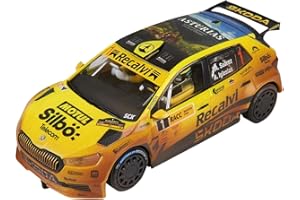 SCALEXTRIC - Vehículo de Carreras Classic - Coche Slot - Escala 1:32 (Skoda Fabia WRC2 - Cohete Suárez Mud Effect)