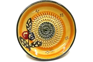 Kaladia Ceramiczny talerz-tarka – idealny do imbiru, parmezanu itd. – wzór: w kolorze żółtym z oliwkami – średnica: 12 cm – ręcznie robione i malowane – wyprodukowano w Hiszpanii