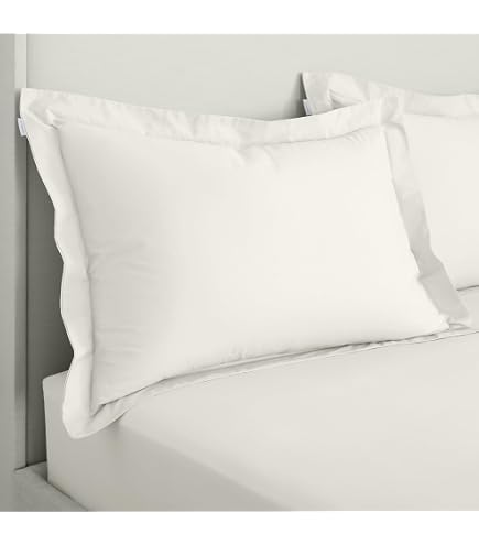 Home Tresor - Coppia Federe Cuscini Letto con Raffinati Volant su 2 Lati, Misura cm. 52x82, Made in Italy, 100% Puro Cotone, 57 fili cm^2, Tinta Unita PANNA
