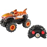 Araziye ve aksiyona uygun tekerlekleri ile uzaktan kumandalı, 1:24 &ouml;l&ccedil;ekli b&uuml;y&uuml;k Hot Wheels Monster Trucks Tiger Shark oyunca