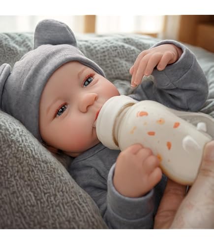Amy maakt levensechte babypoppen: 'Ze voelen ook als een echte baby’ | Brabant