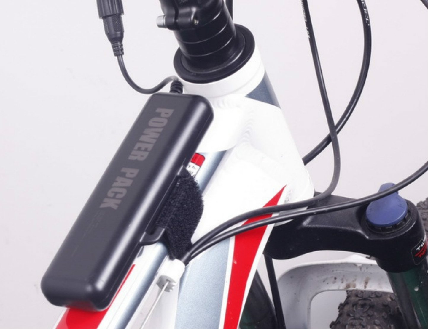 €29.00 Mianbaoshu - Batteria di ricambio per lampada da bicicletta, 8,4  V/10400 mAh, impermeabile, LED CREE /T6, per luci da… - bikewebshop.it