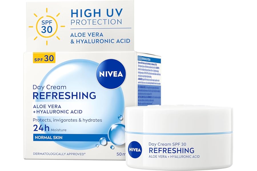 NIVEA Refreshing Day Face Cream SPF 30 (50ml), Hydrating Face Moisturiser with Aloe Vera and Hyaluronic Acid, Moisturiser with SPF for Normal Skin