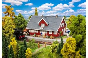 Faller FA110160 Svensk järnvägsstation, olika