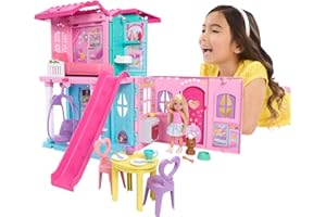 Barbie Chelsea Casa de muñecas con más de 15 accesorios, casa desplegable que se amplía a más de 43,2x33cm con 5 áreas de juego y tobogán, incluye muñeca pequeña y perrito mascota, JFW49